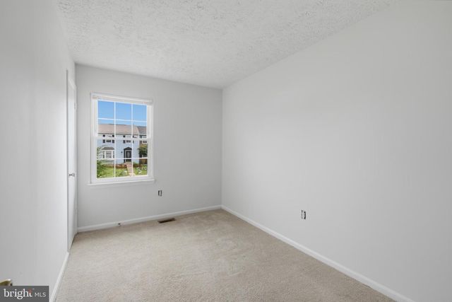 8635 REINECKE CT, Manassas Park, VA 20111