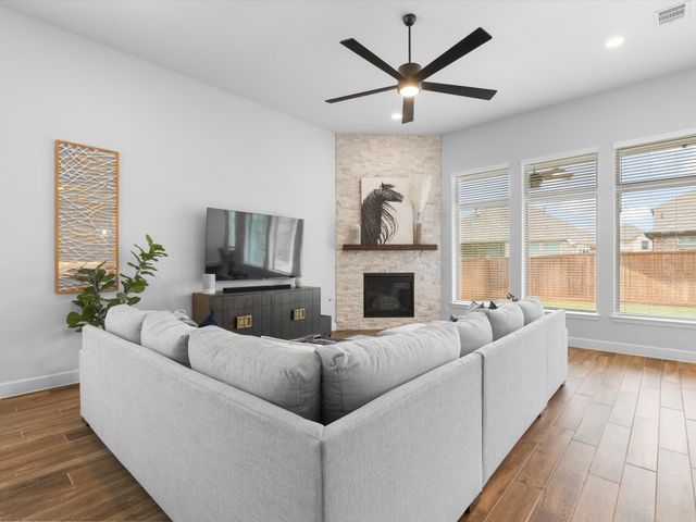 908 Bridle Path Parkway, Aubrey, TX 76227