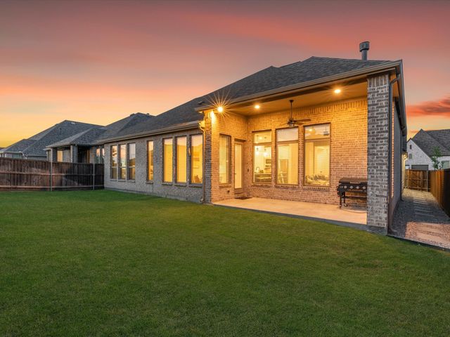 908 Bridle Path Parkway, Aubrey, TX 76227