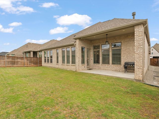 908 Bridle Path Parkway, Aubrey, TX 76227