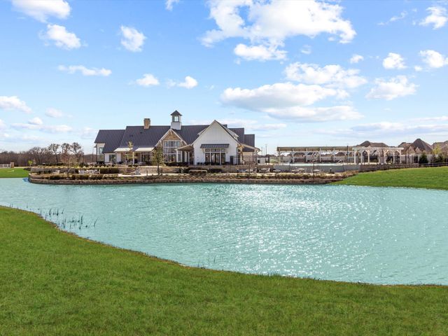 908 Bridle Path Parkway, Aubrey, TX 76227