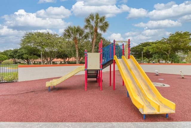 612 Freedom Court 612, Deerfield Beach, FL 33442