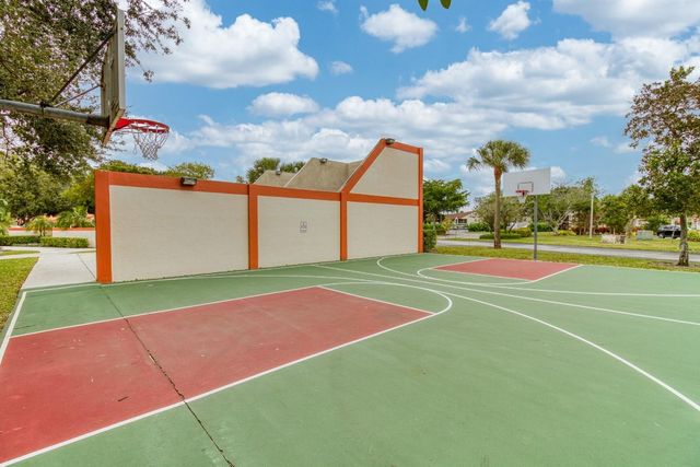 612 Freedom Court 612, Deerfield Beach, FL 33442