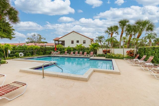 612 Freedom Court 612, Deerfield Beach, FL 33442