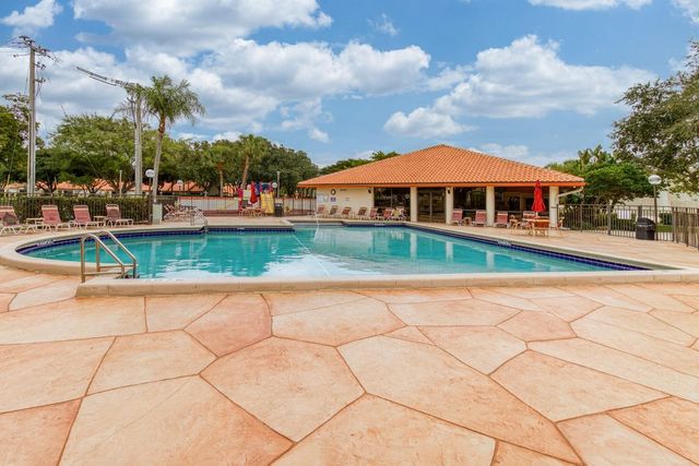 612 Freedom Court 612, Deerfield Beach, FL 33442