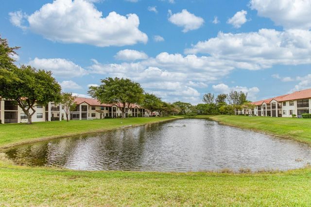 612 Freedom Court 612, Deerfield Beach, FL 33442