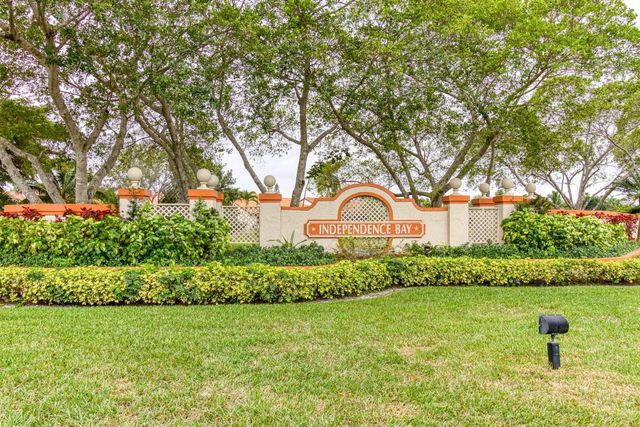 612 Freedom Court 612, Deerfield Beach, FL 33442