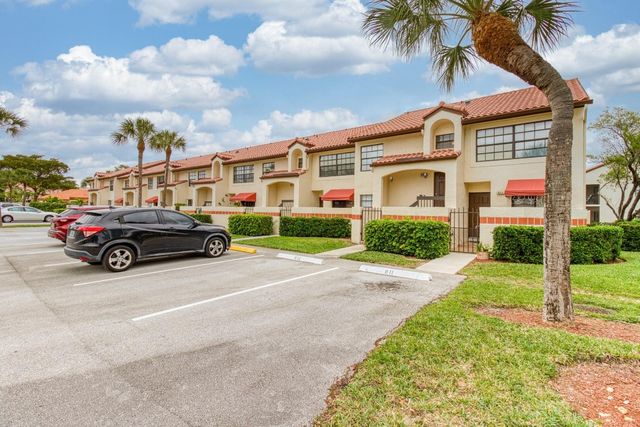 612 Freedom Court 612, Deerfield Beach, FL 33442