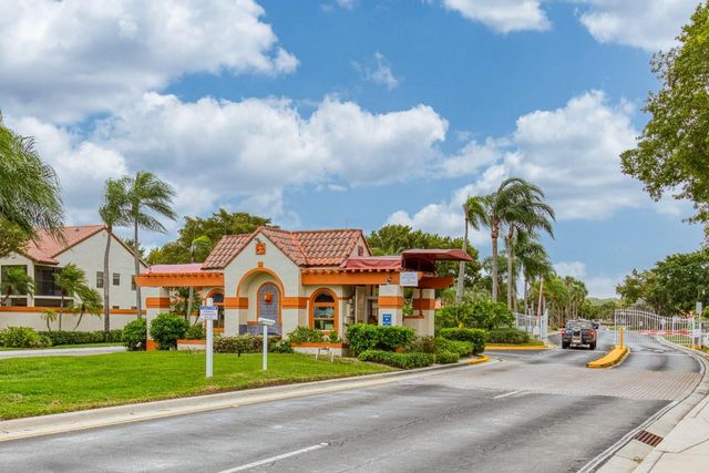 612 Freedom Court 612, Deerfield Beach, FL 33442