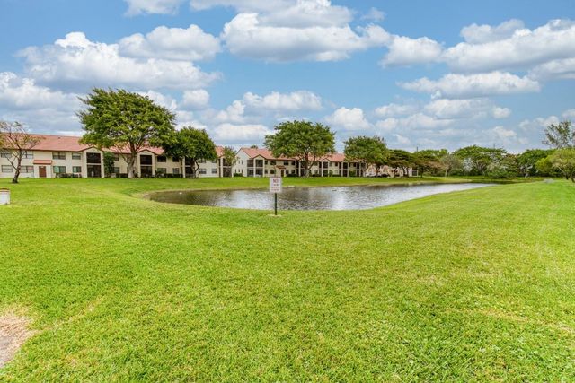 612 Freedom Court 612, Deerfield Beach, FL 33442