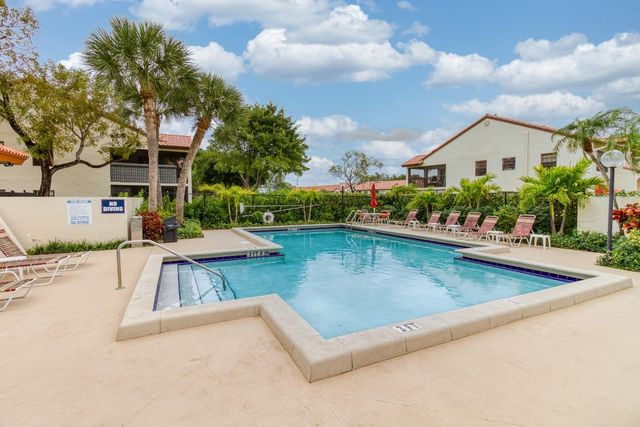 612 Freedom Court 612, Deerfield Beach, FL 33442