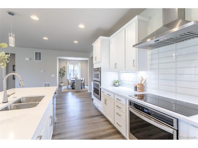 18483 W 94th Ln, Arvada, CO 80007
