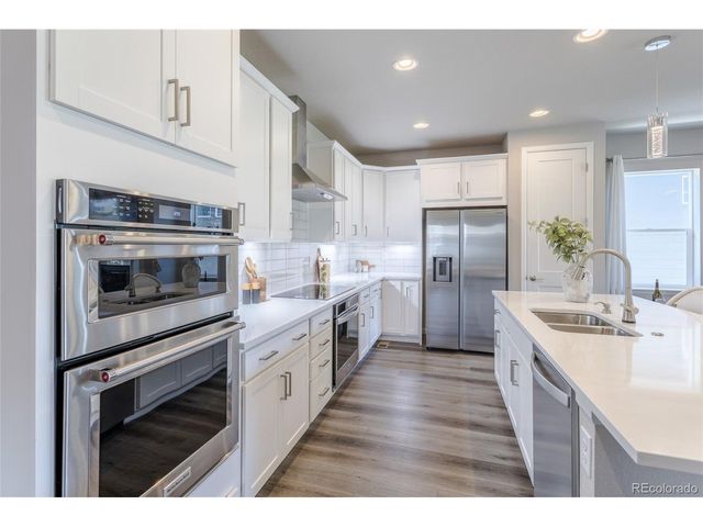 18483 W 94th Ln, Arvada, CO 80007