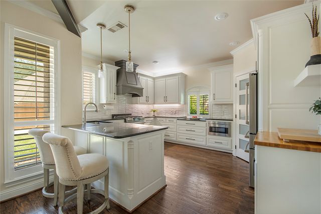 201 Rochelle Court, Colleyville, TX 76034