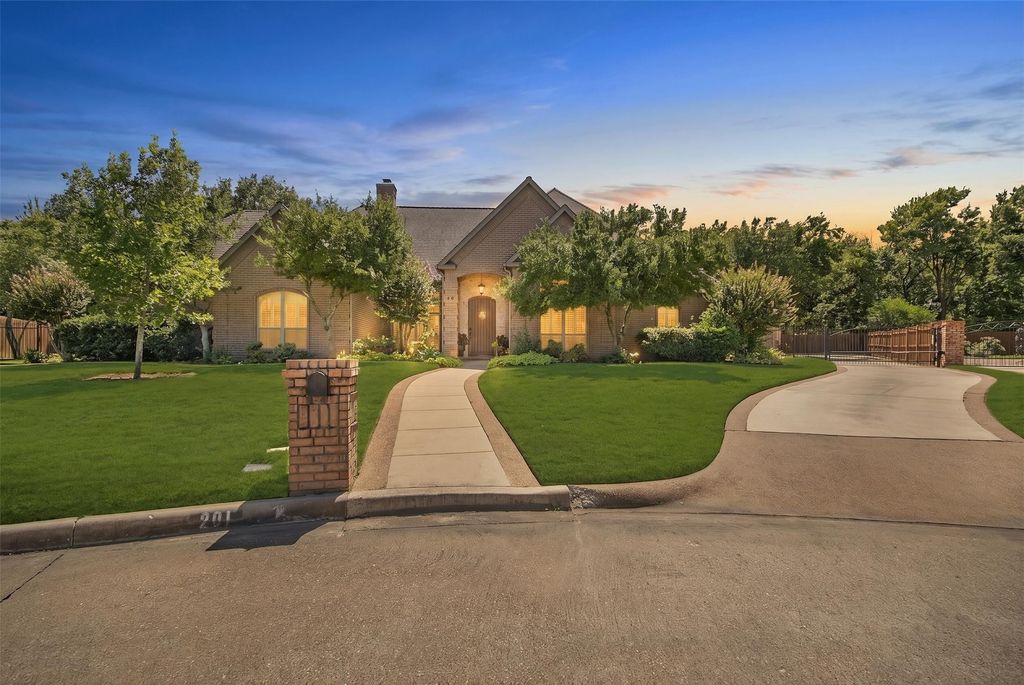 201 Rochelle Court, Colleyville, TX 76034