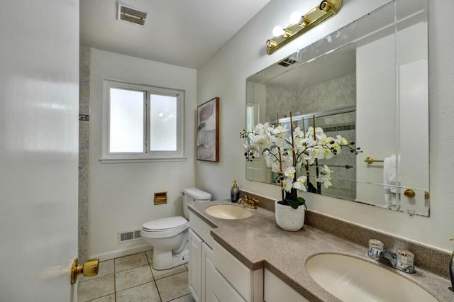 1394 Bobwhite Avenue, Sunnyvale, CA 94087