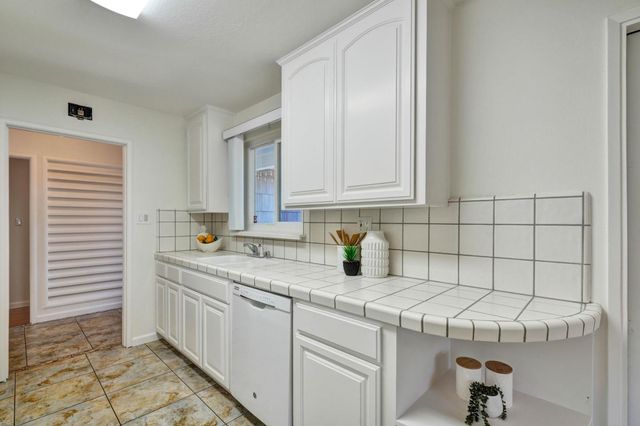 1394 Bobwhite Avenue, Sunnyvale, CA 94087