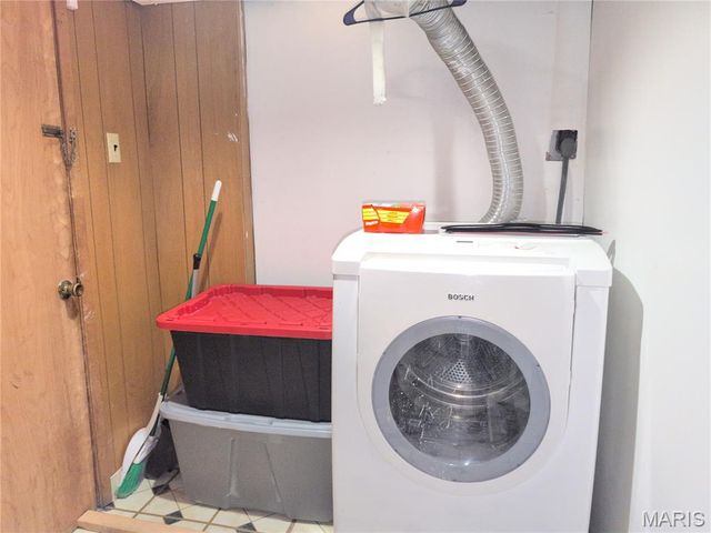 571 Glorose Drive, Riverview, MO 63137