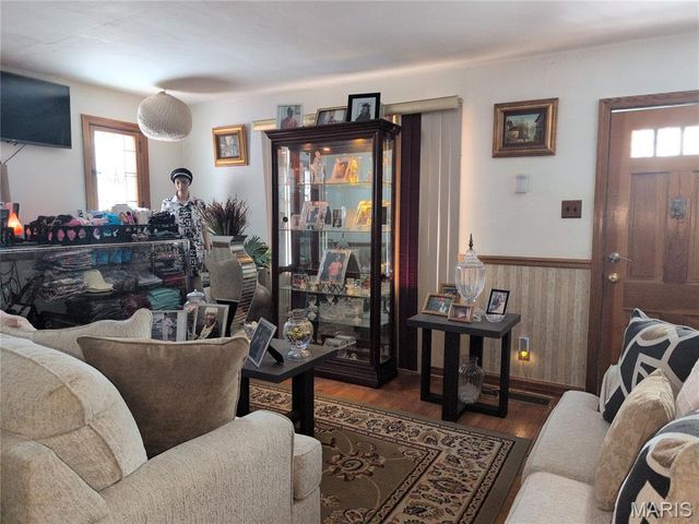 571 Glorose Drive, Riverview, MO 63137