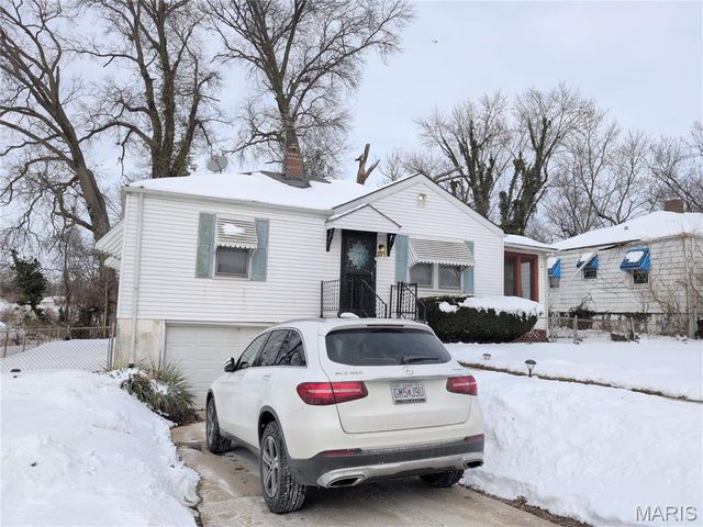 571 Glorose Drive, Riverview, MO 63137