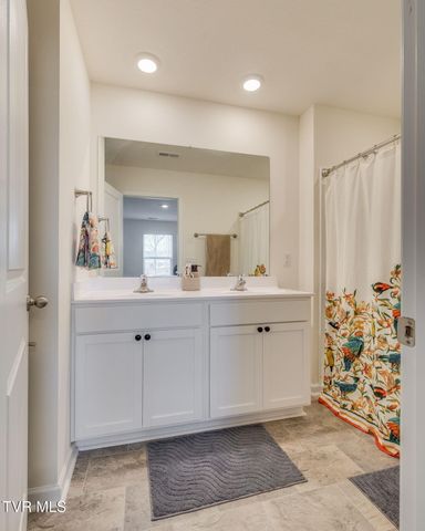 535 Cox Hollow Road, Kingsport, TN 37663