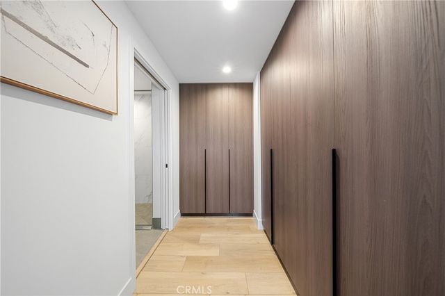 150 S Oak Knoll Avenue 105, Pasadena, CA 91101