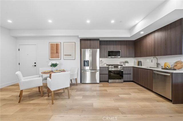 150 S Oak Knoll Avenue 105, Pasadena, CA 91101