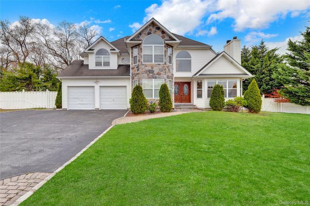 5 Supreme Court, Smithtown, NY 11787