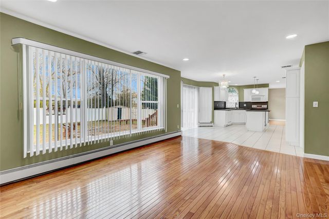 5 Supreme Court, Smithtown, NY 11787