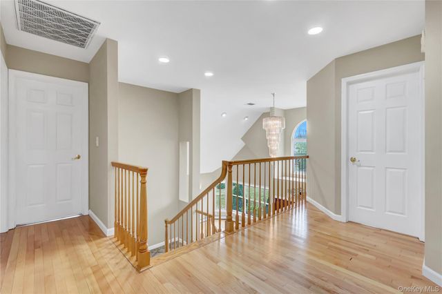 5 Supreme Court, Smithtown, NY 11787