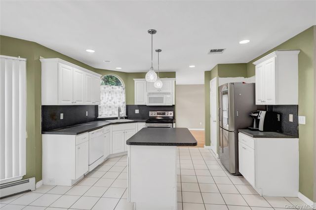 5 Supreme Court, Smithtown, NY 11787