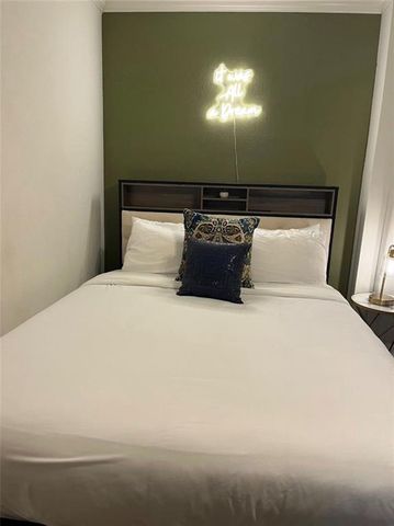 300 Peachtree NE Street 5M, Atlanta, GA 30308