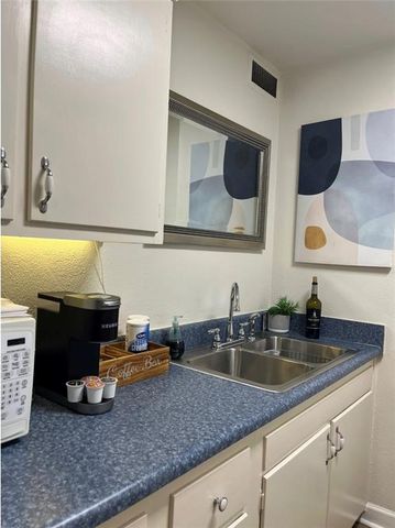 300 Peachtree NE Street 5M, Atlanta, GA 30308