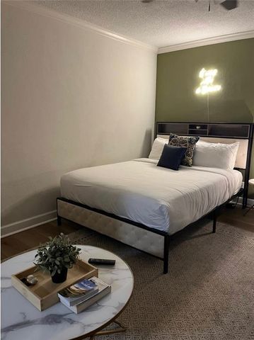 300 Peachtree NE Street 5M, Atlanta, GA 30308