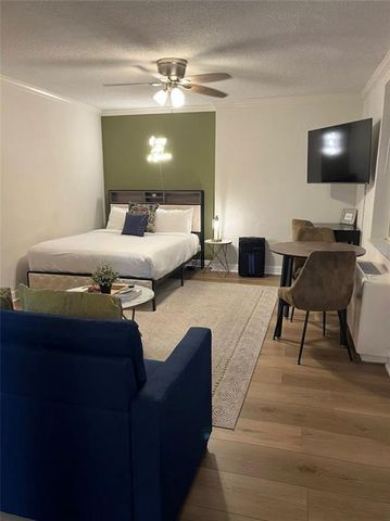 300 Peachtree NE Street 5M, Atlanta, GA 30308