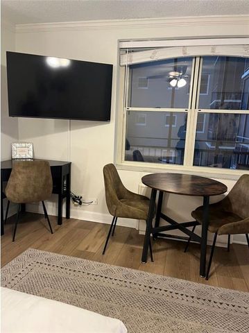 300 Peachtree NE Street 5M, Atlanta, GA 30308