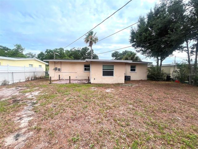 731 LAKESIDE DRIVE, Largo, FL 33778