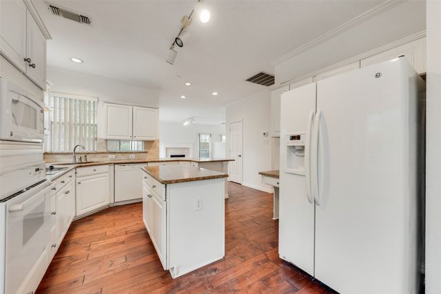 14605 Dove Court, Addison, TX 75001