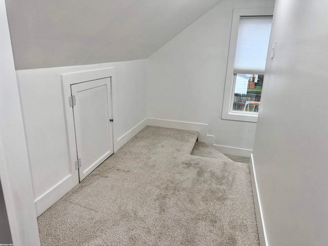 608 S Edgeworth Avenue, Royal Oak, MI 48067