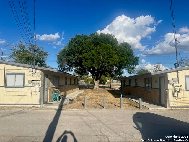 144 W Villaret Blvd # 106, San Antonio, TX 78221