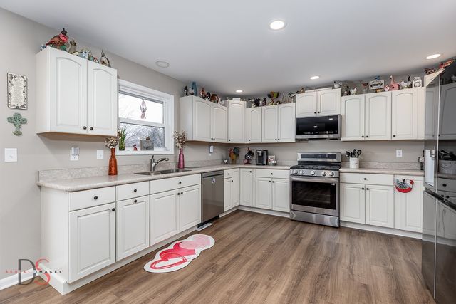 4 Maplewood Lane, Ottawa, IL 61350