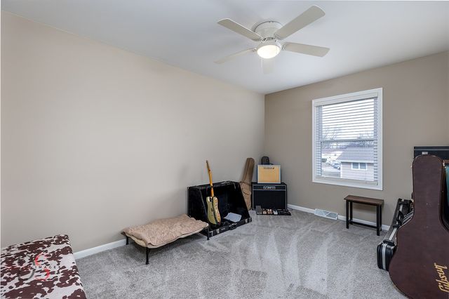 4 Maplewood Lane, Ottawa, IL 61350