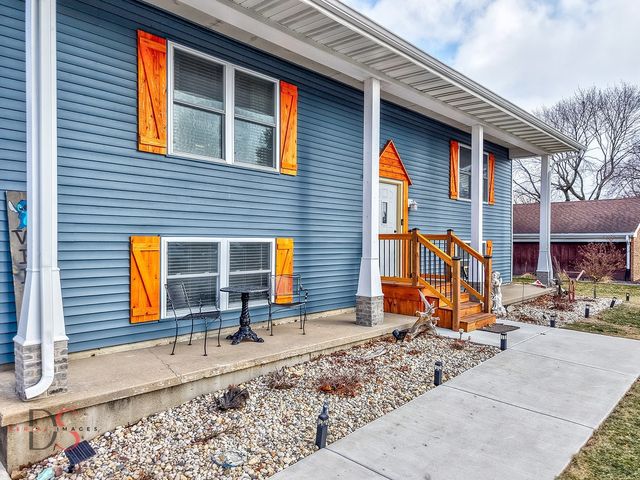 4 Maplewood Lane, Ottawa, IL 61350