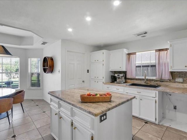 4610 Cobb Circle Drive, Sugar Land, TX 77479