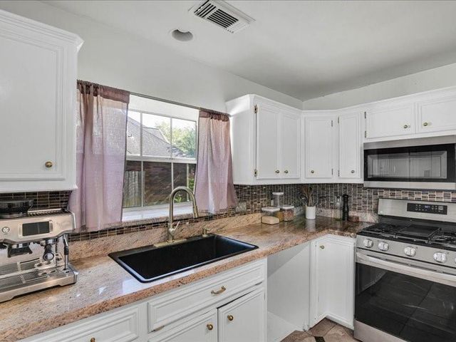 4610 Cobb Circle Drive, Sugar Land, TX 77479