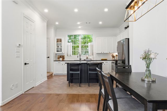 870 Fisher Street, Houston, TX 77018