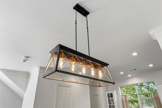 870 Fisher Street, Houston, TX 77018