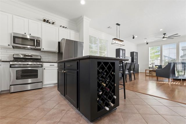 870 Fisher Street, Houston, TX 77018