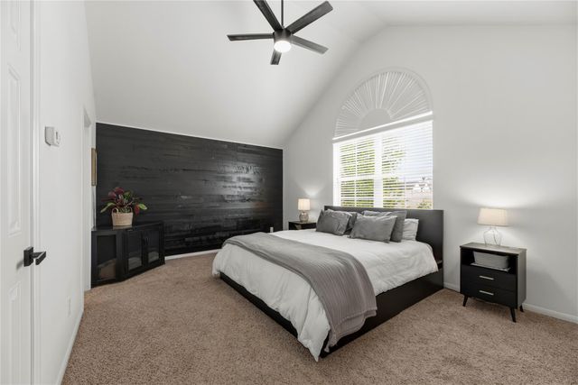 870 Fisher Street, Houston, TX 77018