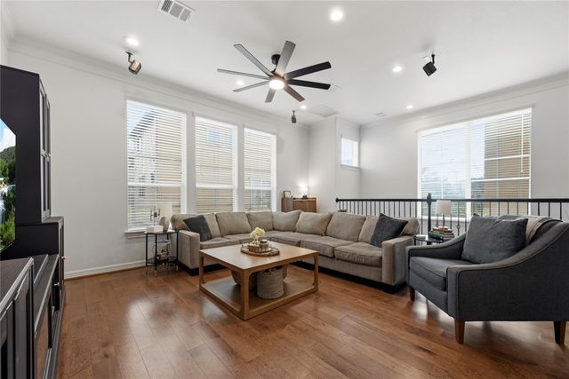 870 Fisher Street, Houston, TX 77018